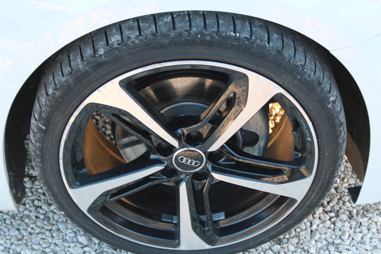 Audi TT Coupé 1.8 TFSI S tronic line