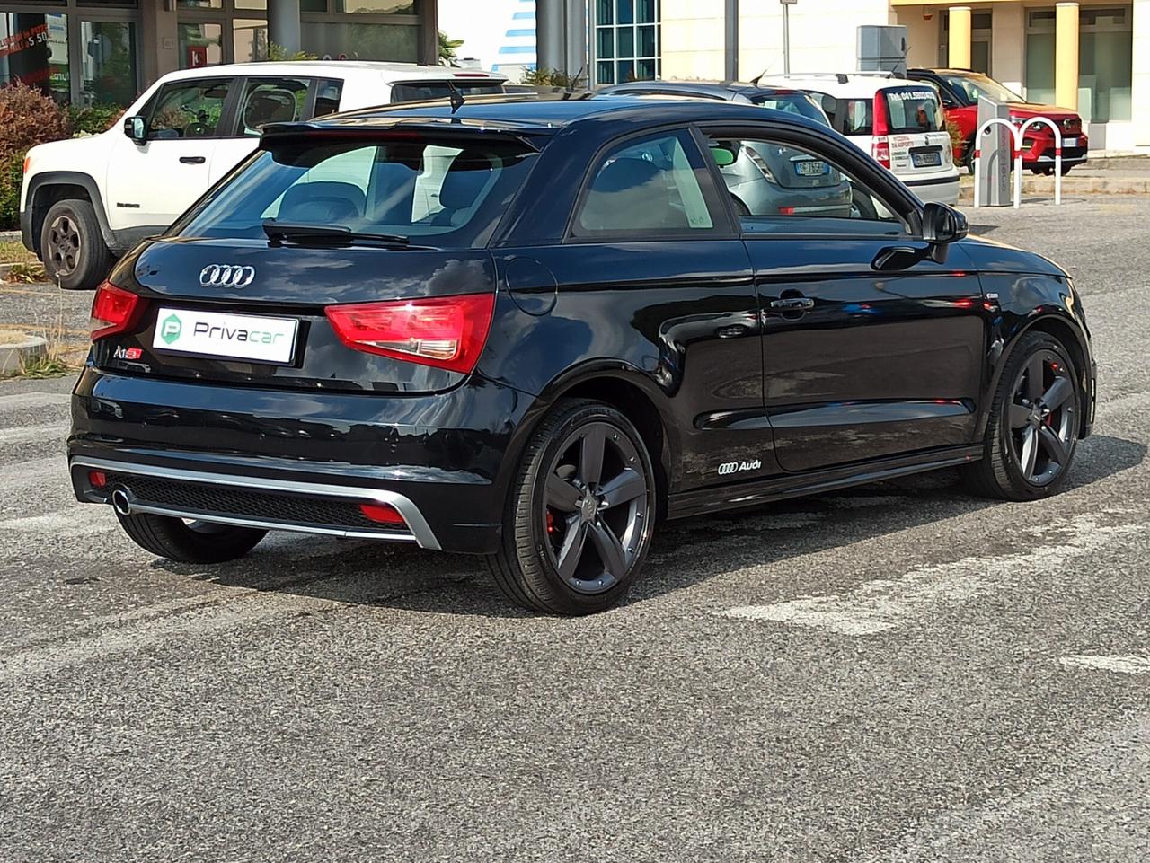 Audi A1 1.6 TDI 105 CV Attraction SLINE
