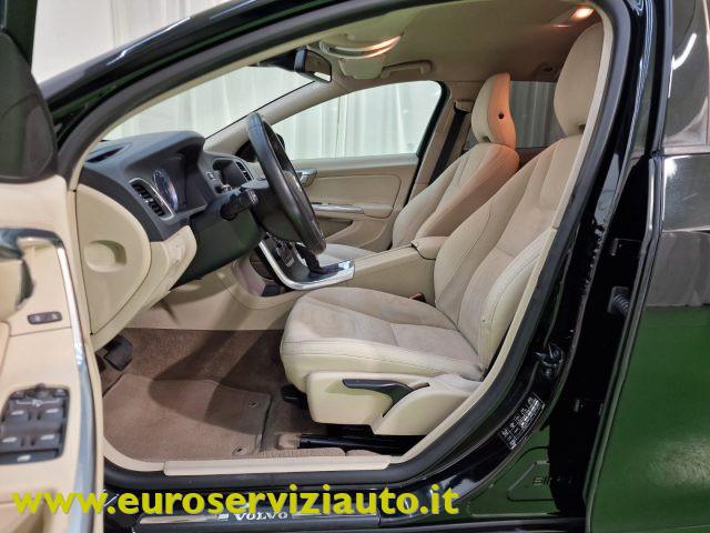 VOLVO V60 T3 Powershift Kinetic