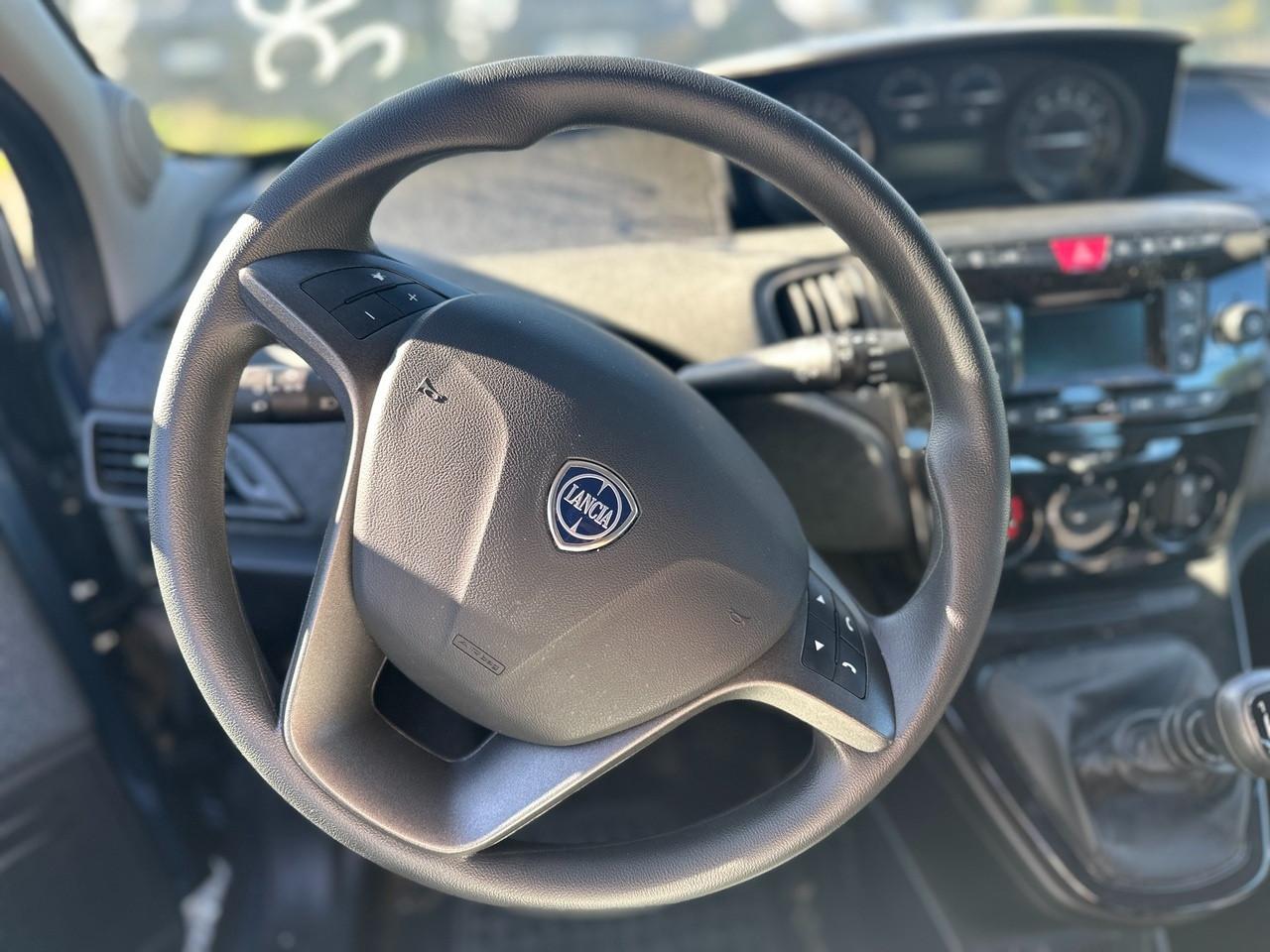 LANCIA Ypsilon III 2021 - Ypsilon 1.0 firefly hybrid Silver s&s 70cv