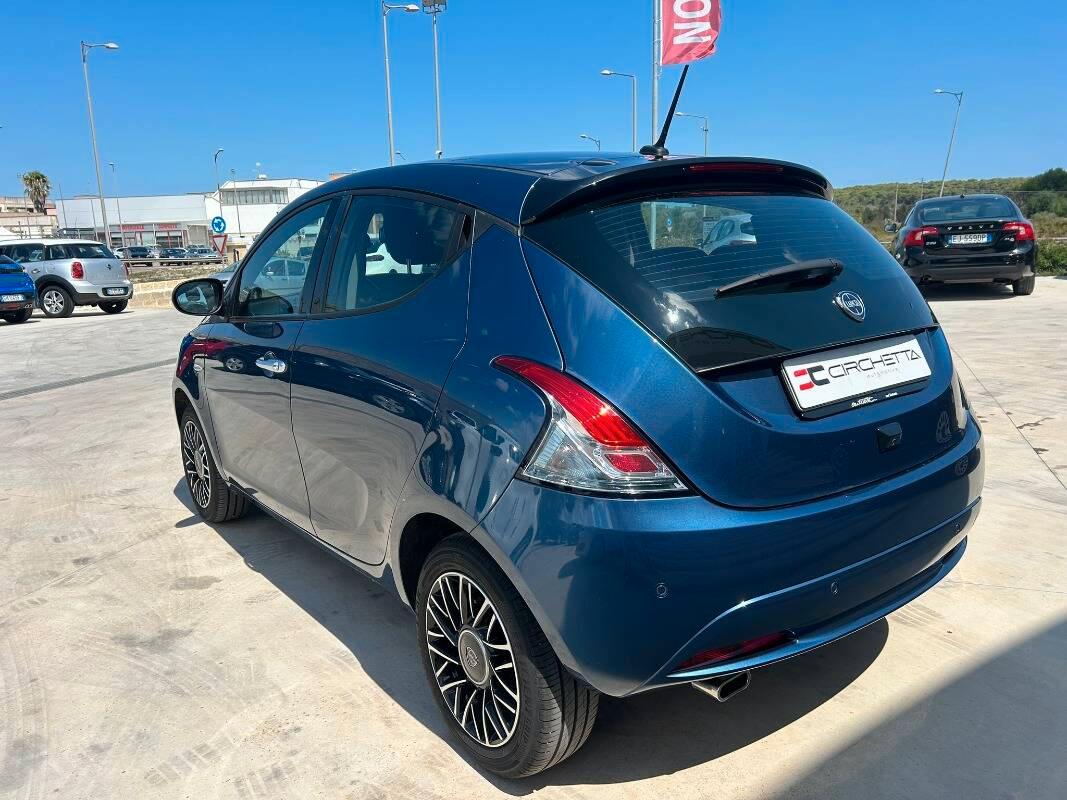 Lancia Ypsilon III 1.0 firefly hybrid Platino s&s 70cv