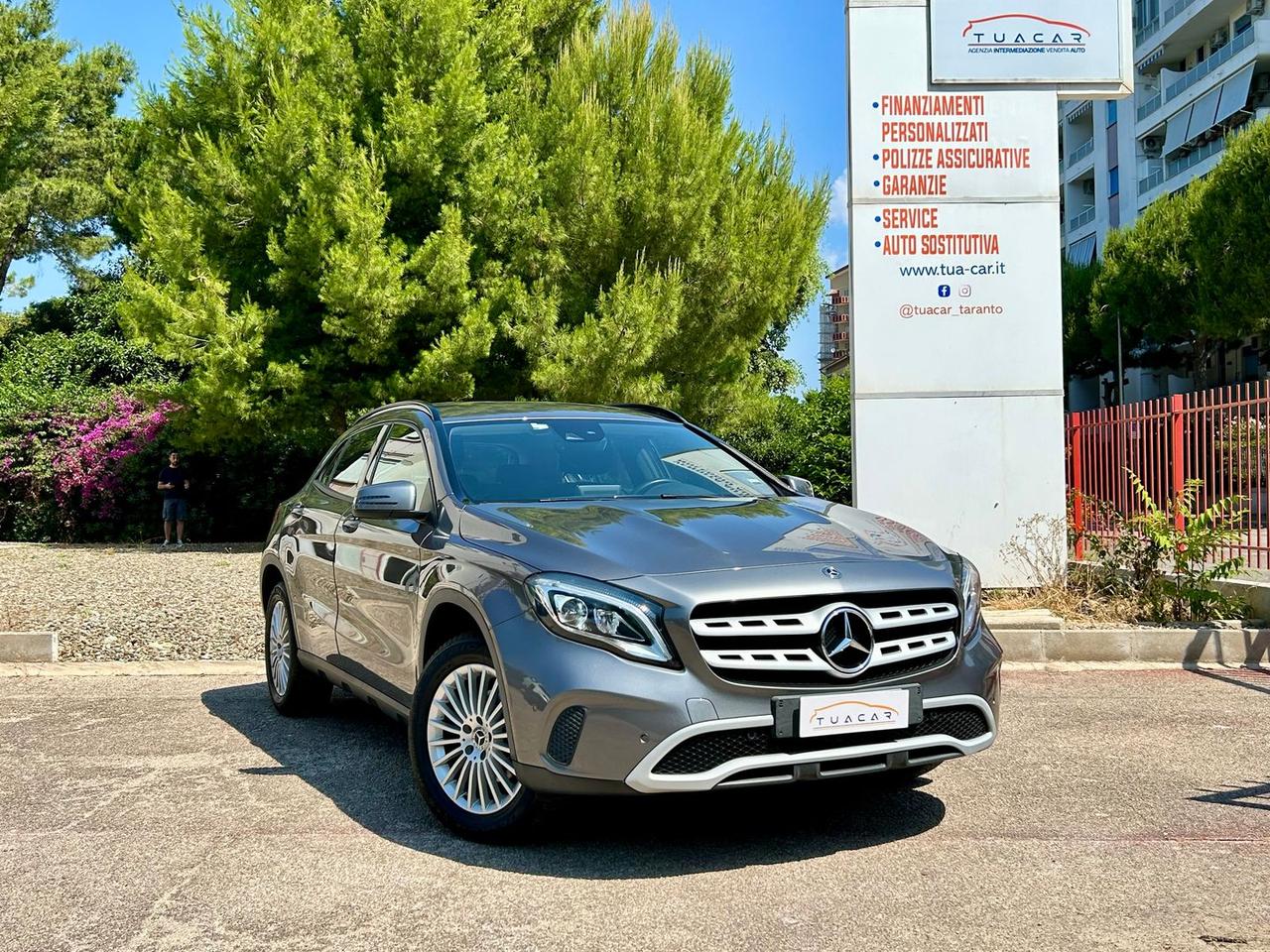 Mercedes-Benz GLA 200 D 200 Business #11388