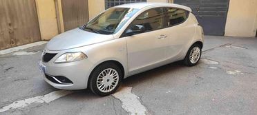 LANCIA Ypsilon 1.2 69 CV 5 porte Gold