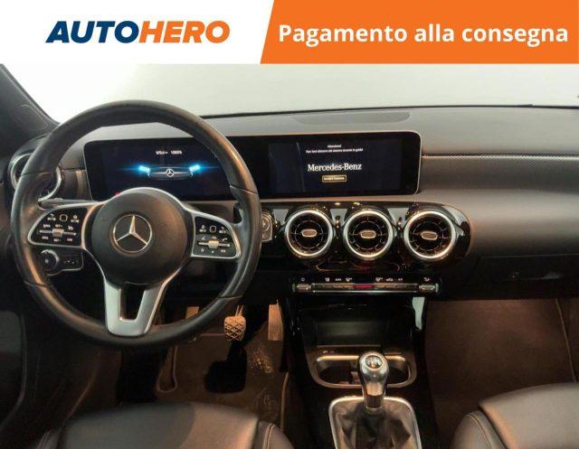 MERCEDES-BENZ A 200 Sport