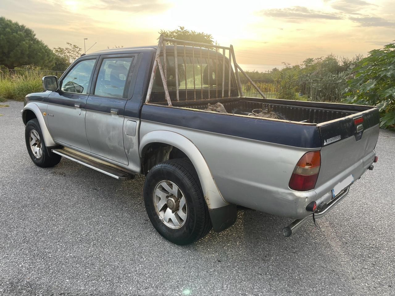 Mitsubishi L200 2.5 TDI 4WD Club Cab Pick-up GLS