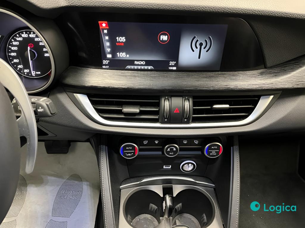 ALFA ROMEO Stelvio 2017 - Stelvio 2.2 t Executive Q4 210cv auto my19