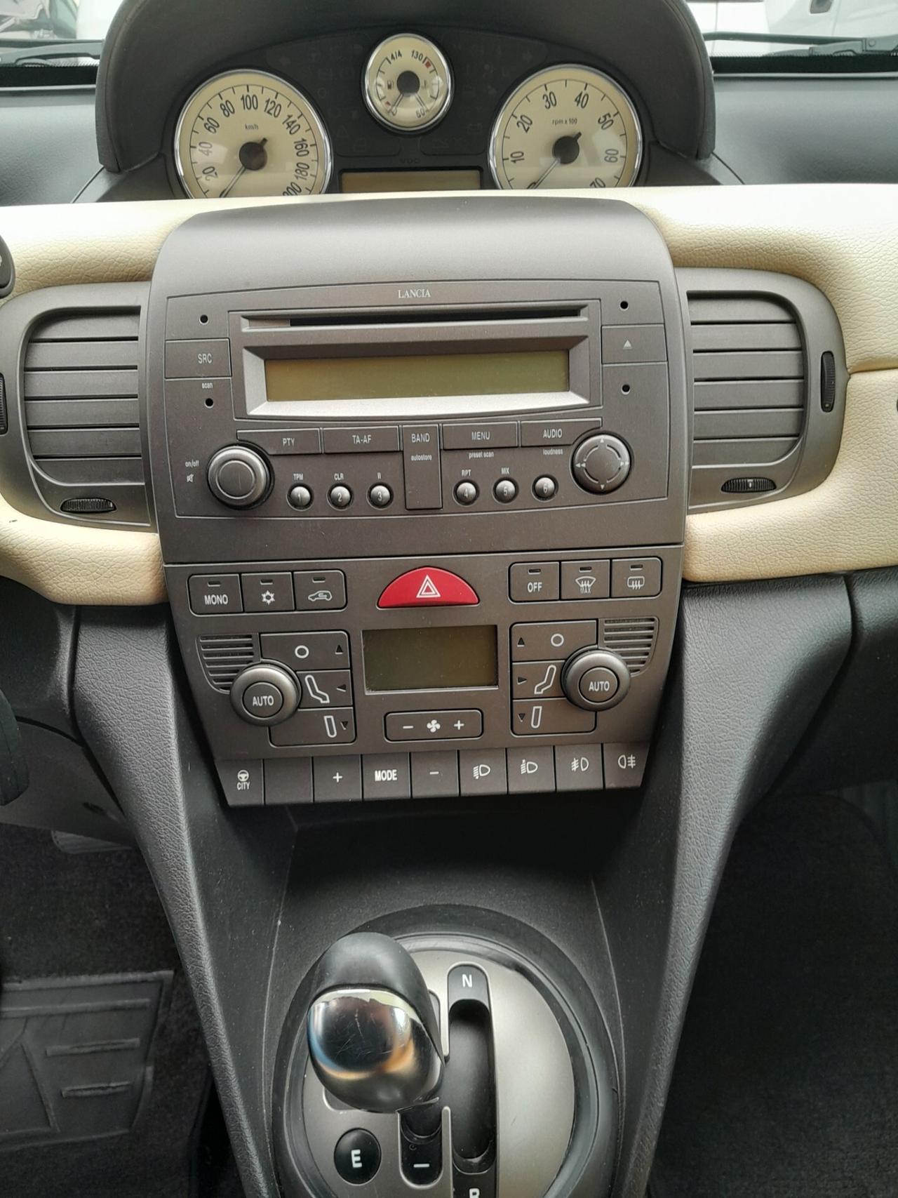 Lancia Ypsilon 1.3 Multijet Platino AUTOMATICA