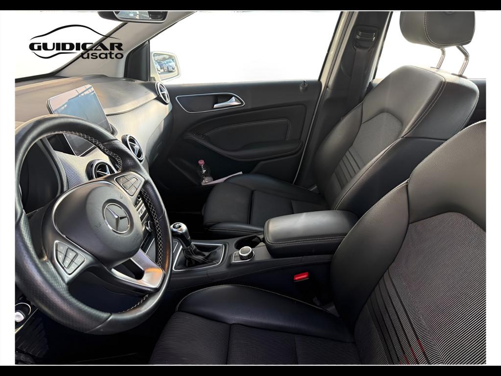 Mercedes-Benz GLA-H247 2023 - GLA 180 d AMG Line Advanced Plus auto
