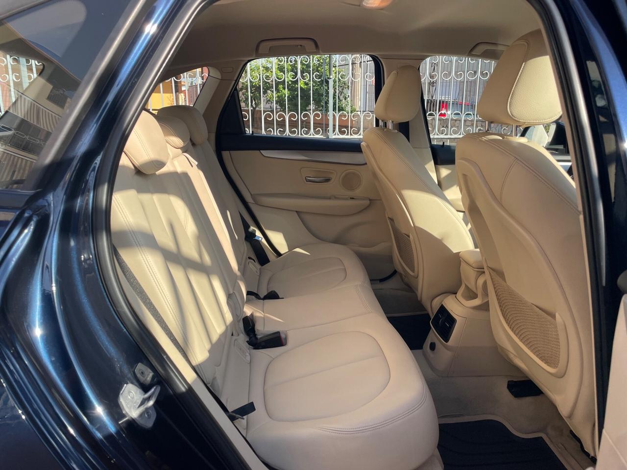 Bmw 2er Active Tourer 218d Luxury