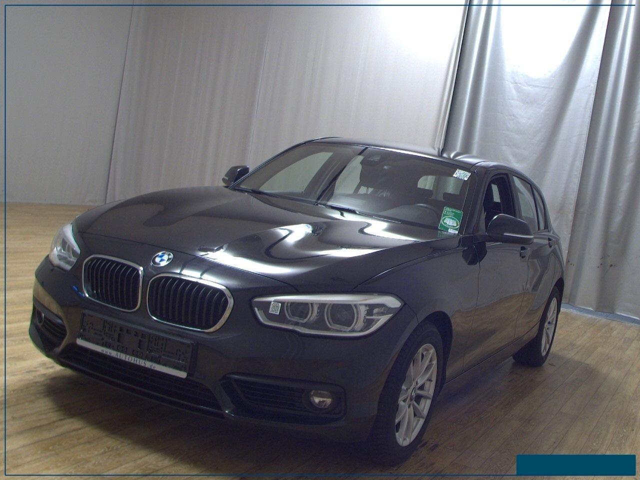 BMW 118d 150CV Autom - Navi / LED