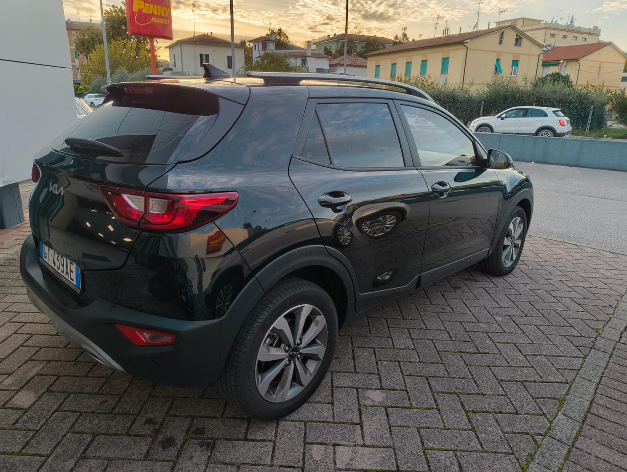 Kia Stonic 1.2 MPI Urban soli 2700km
