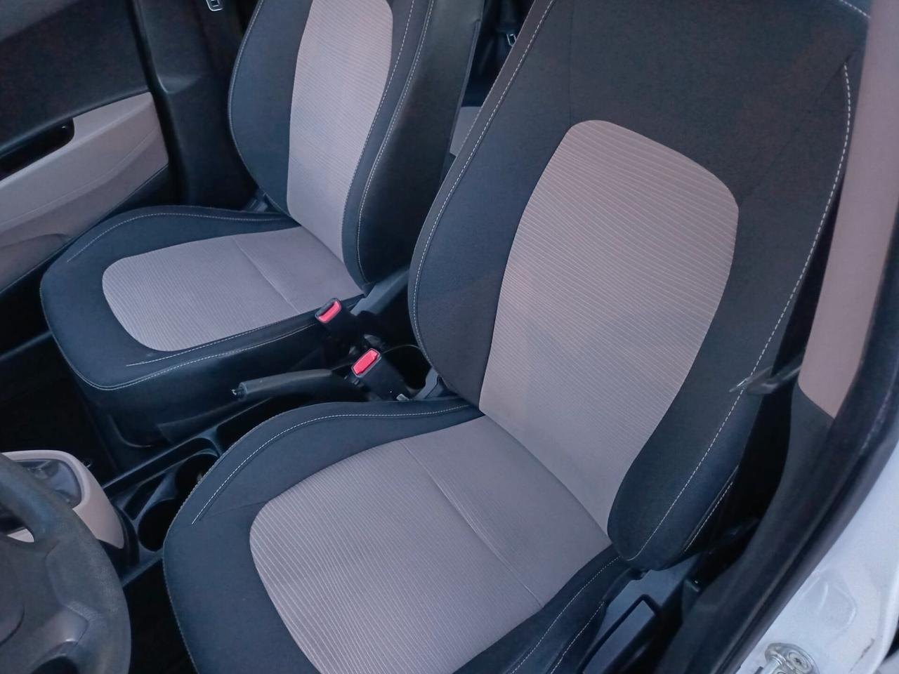 Hyundai i10 GPL DI SERIE PARI AL NUOVO - 2015