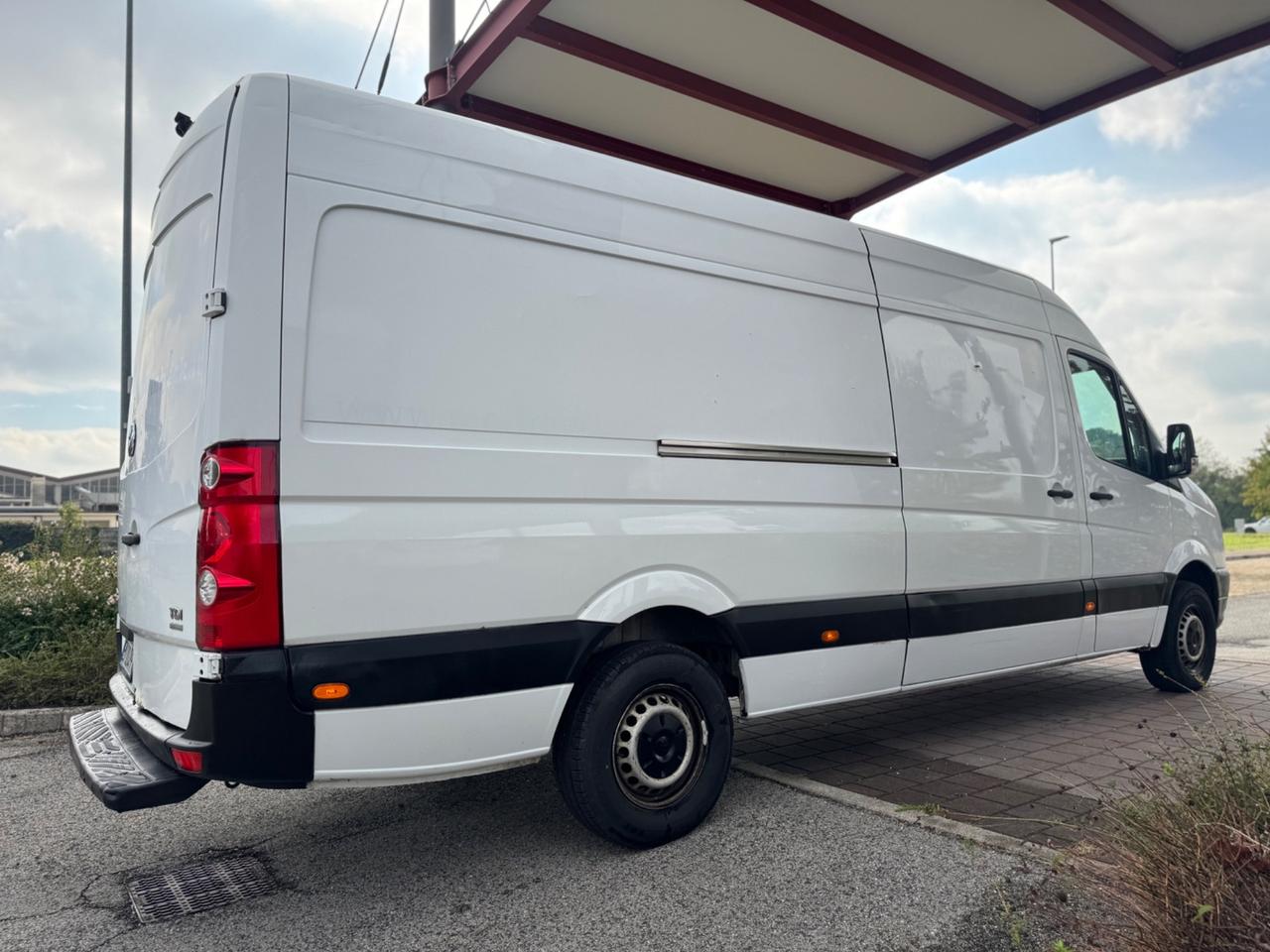 VOLKSWAGEN CRAFTER 2.5 TDI 109 CV – TETTO ALTO – PASSO LUNGO