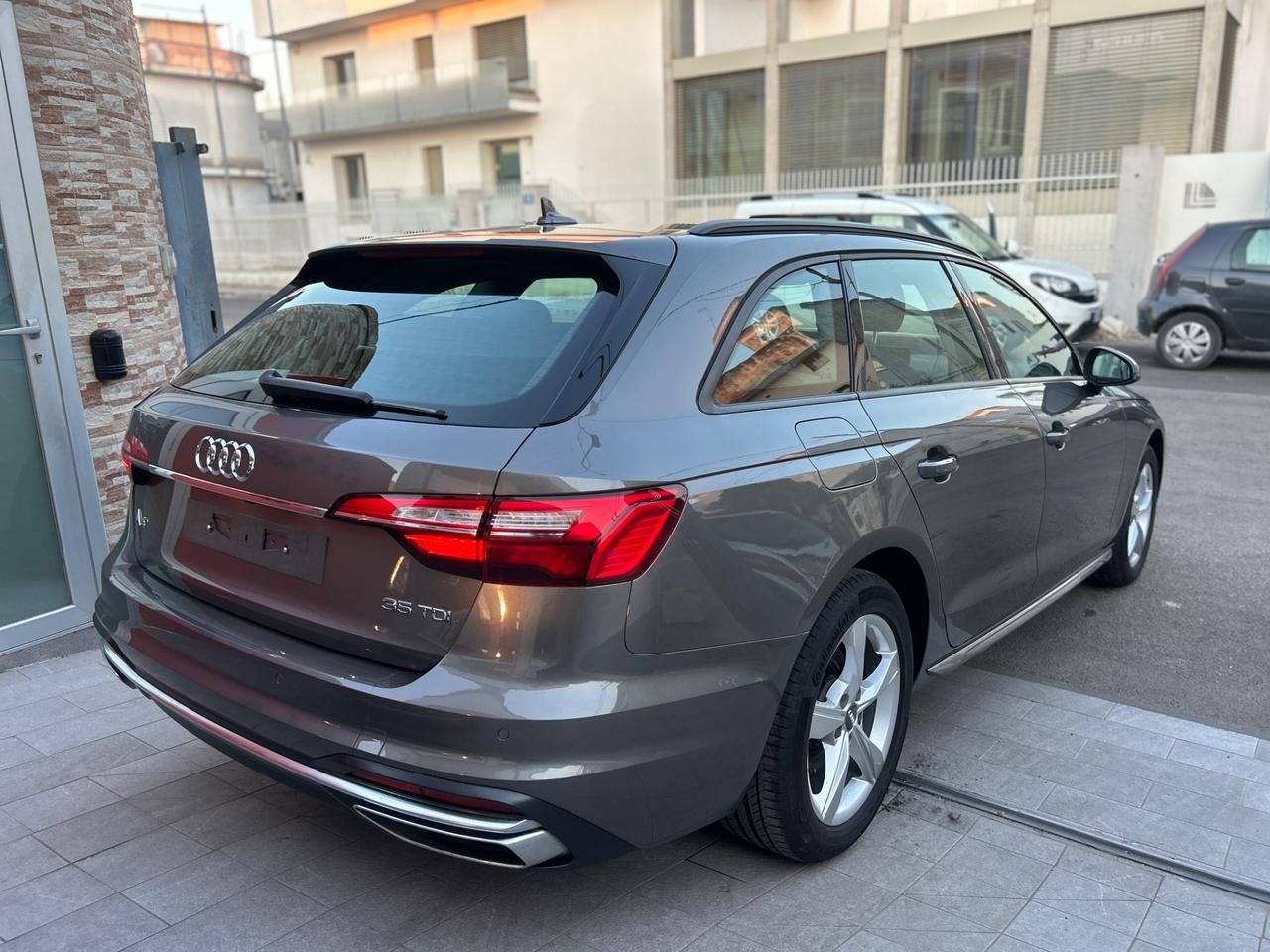 Audi A4 2.0 TDI Hybrid/Diesel-2020/LED/NAVI/18”