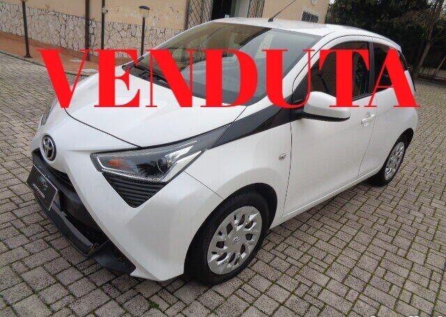 Toyota Aygo Connect 1.0 VVT-i 72 CV 5 porte x-play MMT AUTOMATICA