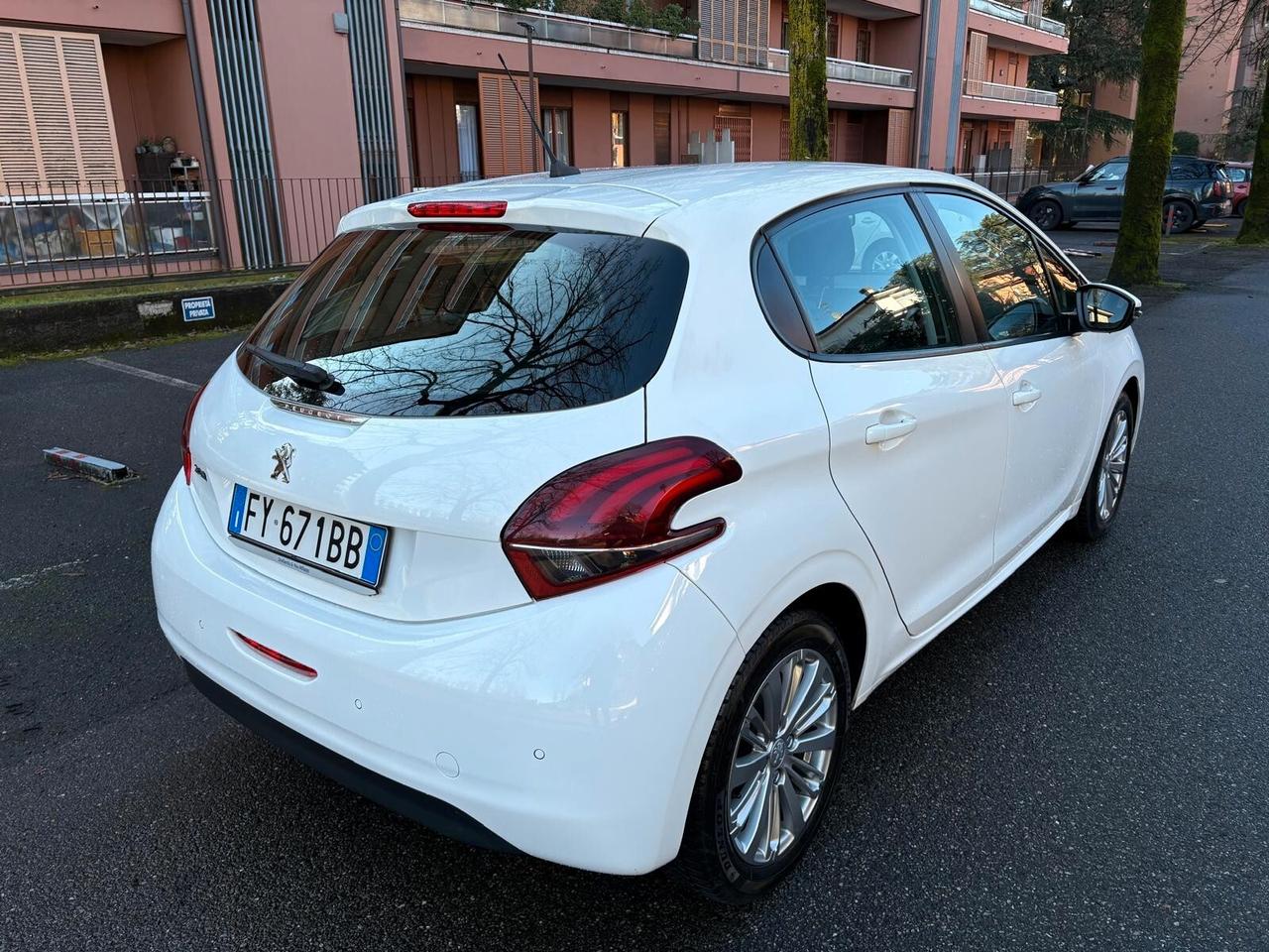 Peugeot 208 PureTech 82 Stop&Start 5 porte Allure