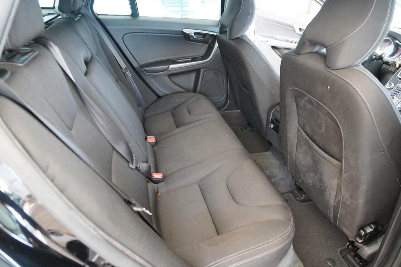 Volvo V60 D2 1.6 Powershift Kinetic