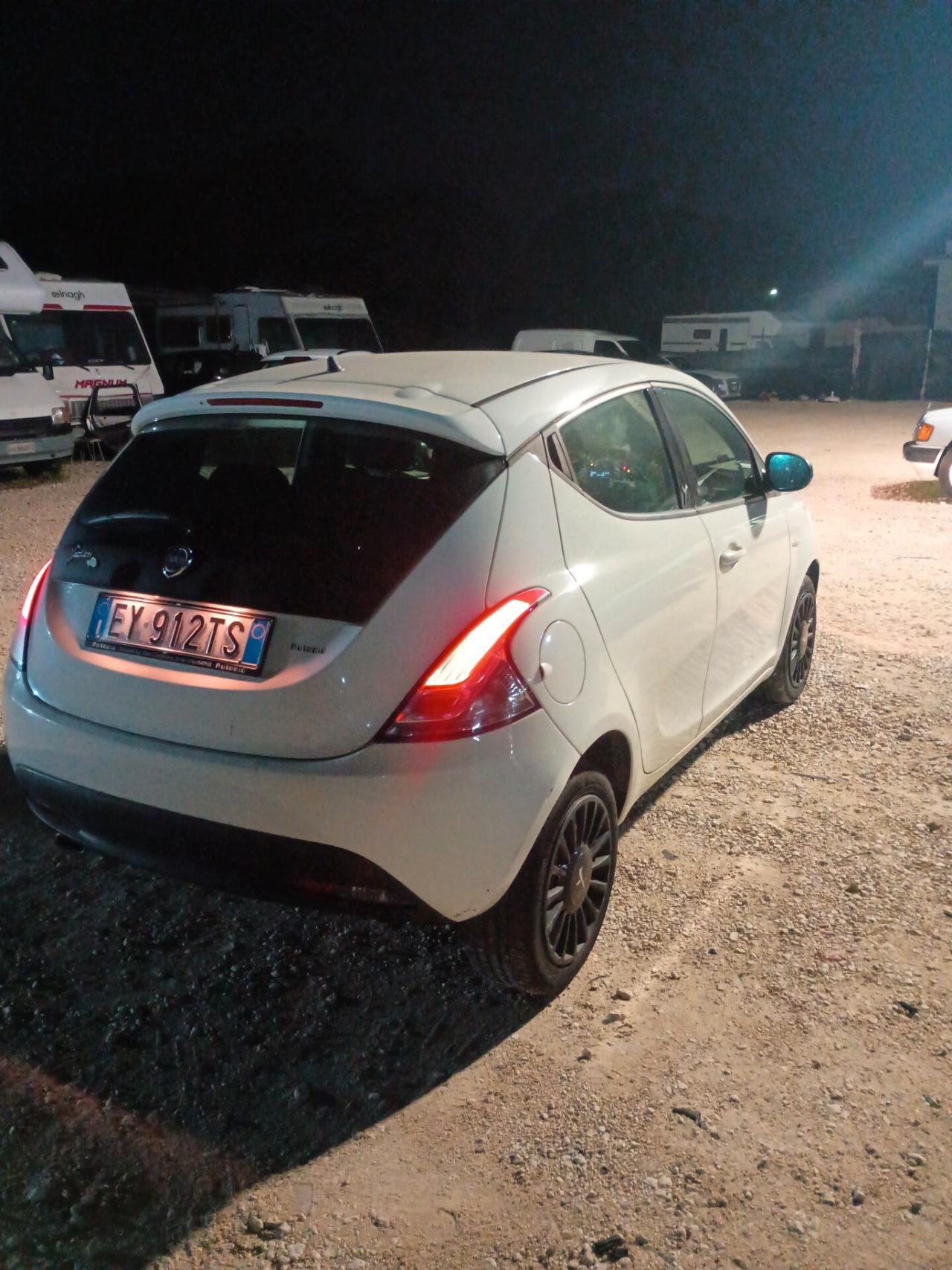 Lancia Ypsilon 1.2 69 CV 5 porte GPL Ecochic Gold