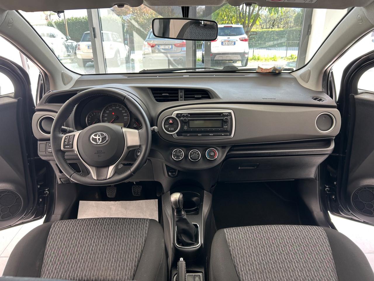 Toyota Yaris 1.0 benzina 51 kw 2014