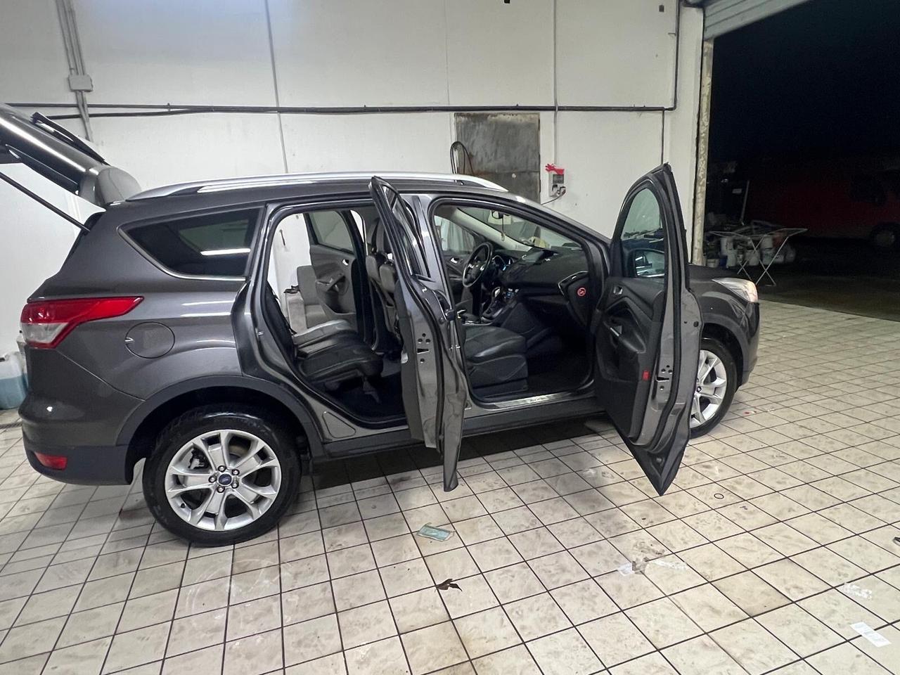 Ford Kuga 2.0 TDCI 140 CV 4WD Powershift Titanium