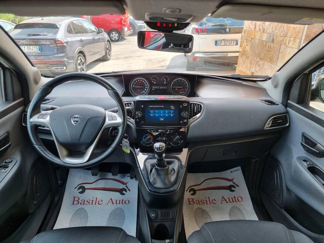 Lancia Ypsilon III 1.0 firefly hybrid Gold s&s 70cv