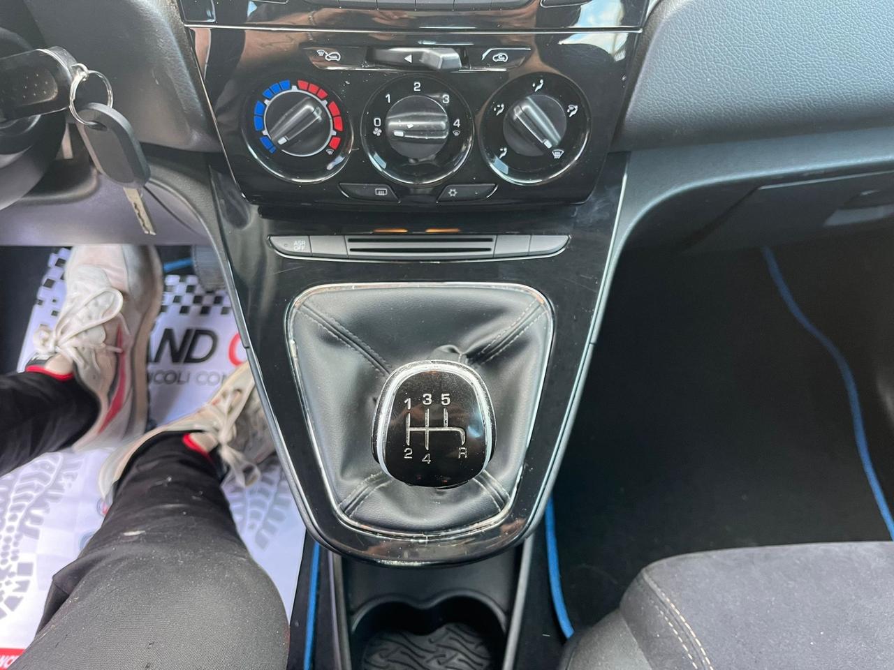 Lancia Ypsilon 1.2 5 porte Platinum Unipro 2014