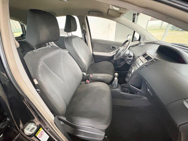 TOYOTA Yaris 1.0 5 porte OK NEIèATENTATI BòUETHOOT