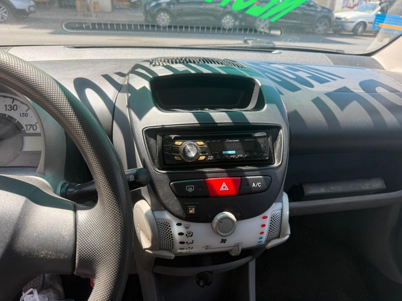 Toyota Aygo 1.0 12V VVT-i 5 porte Now - Anno 2011 -