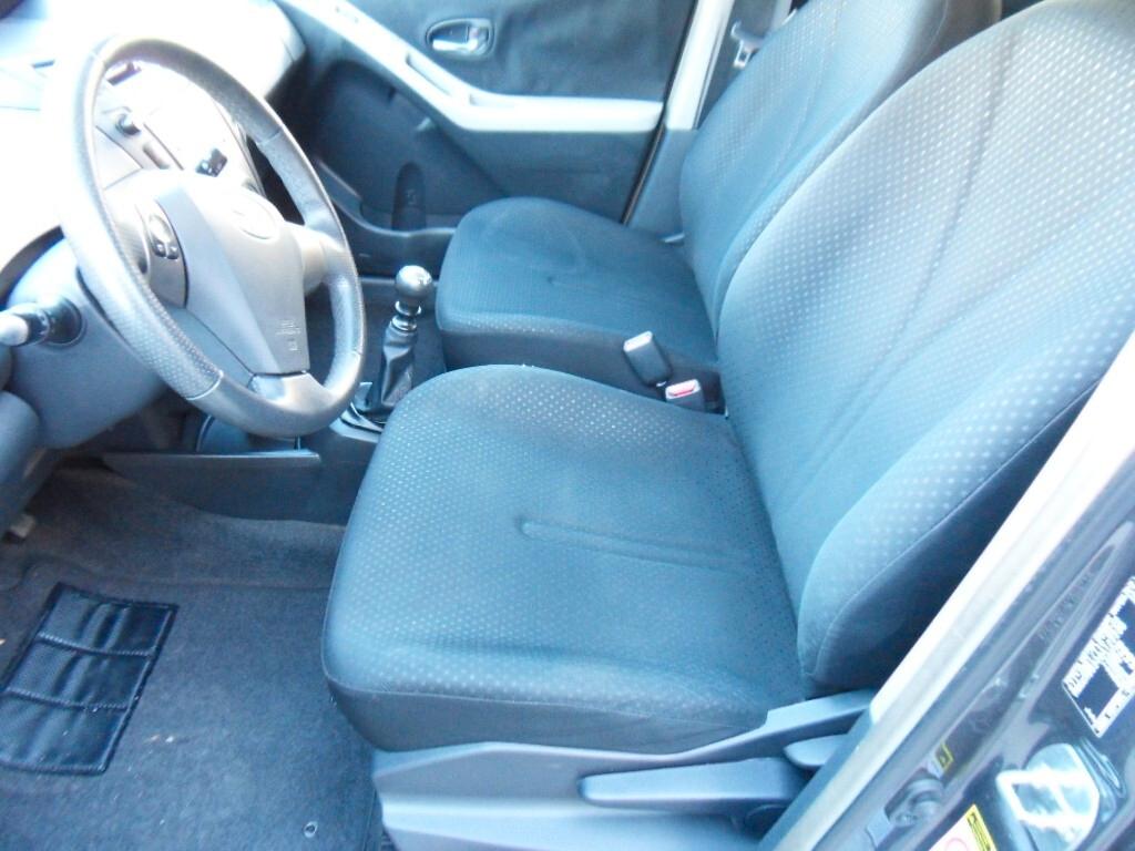 Toyota Yaris 1.0 5 porte