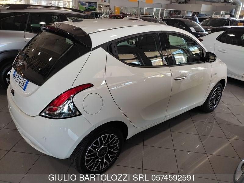 Lancia Ypsilon 1.0 FireFly 5 porte S&S Hybrid Platino