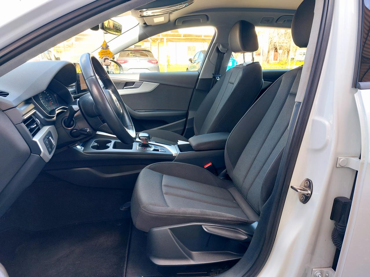 Audi A4 Avant 2.0 TDI 136CV MHEV Advanced - 2020