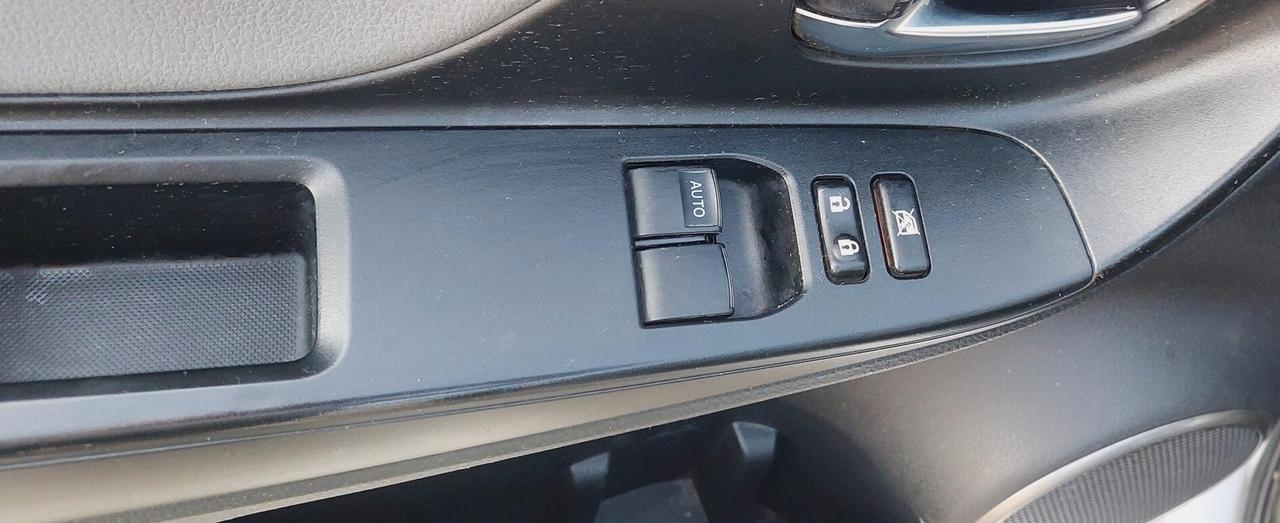 UNICO PROPRIETARIO - TOYOTA YARIS - 1.0 LOUNGE