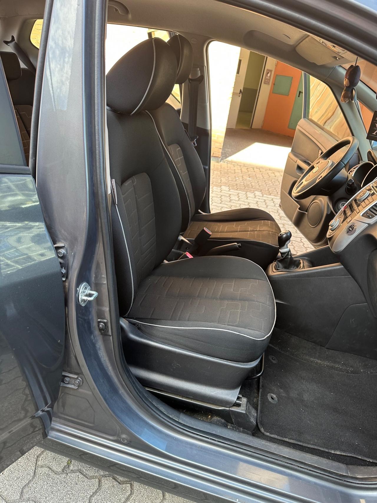 Kia Venga 1.4 CRDi 90CV WGT EX