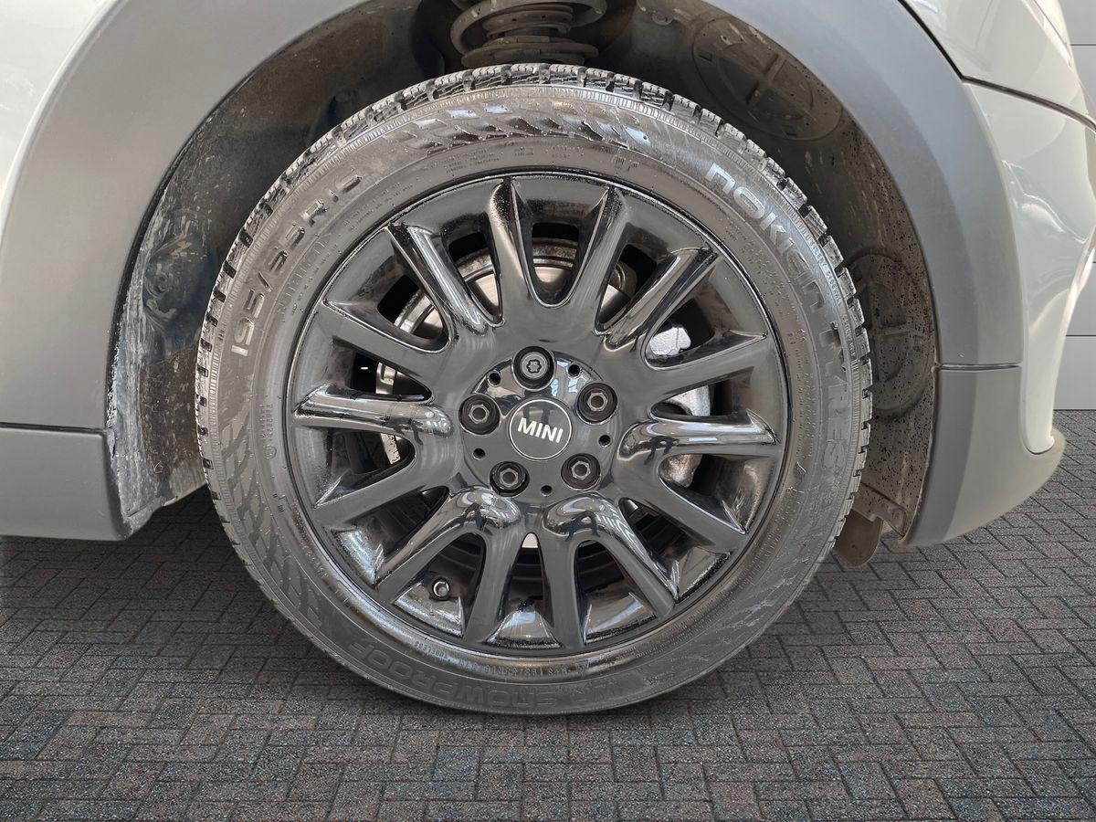 MINI Mini IV F55 2018 5p - Mini 5p 1.5 One Baker Street 102cv aut