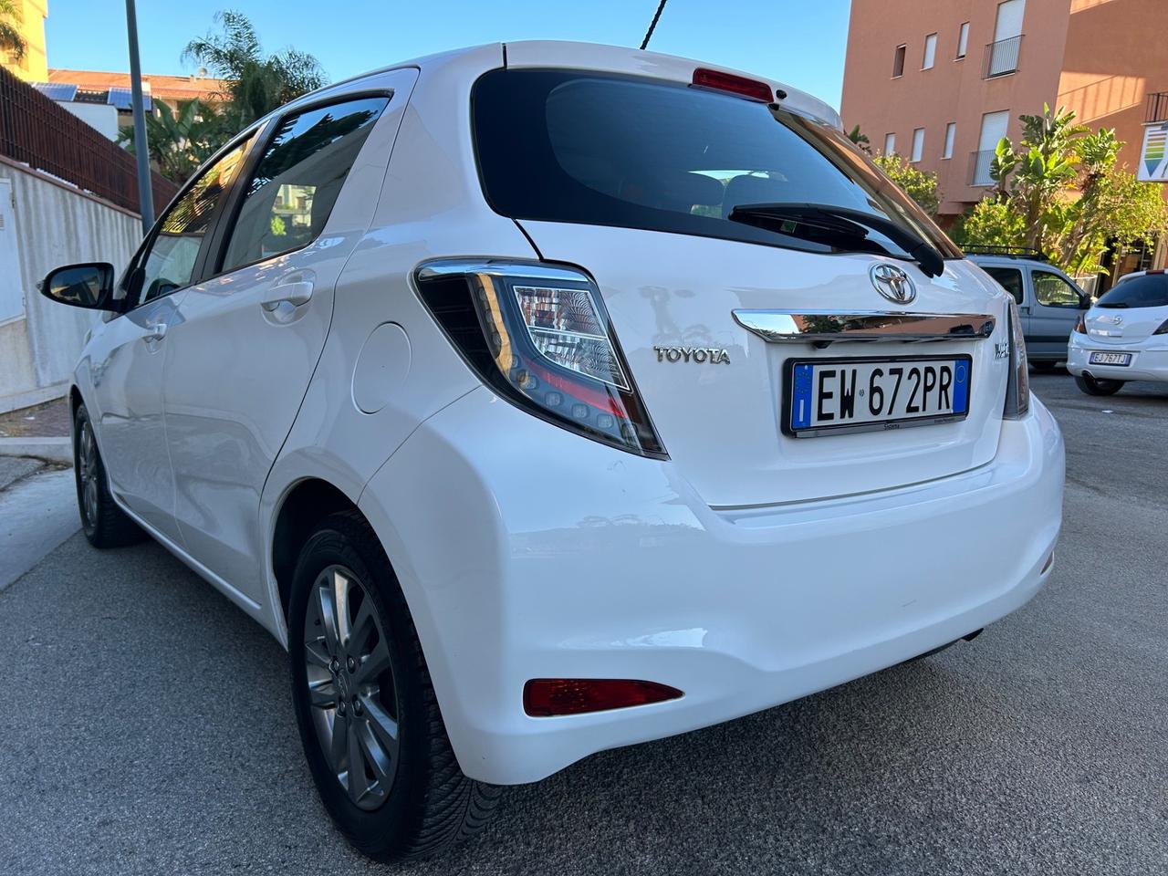 Toyota Yaris 1.0 b. solo 97000 km