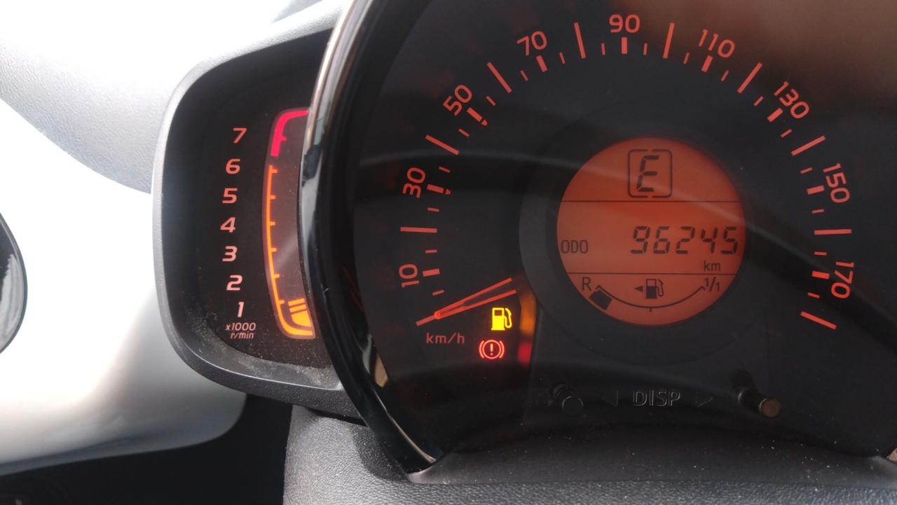 Toyota Aygo 1.0 VVT-i 69 CV 5 porte x-play MMT