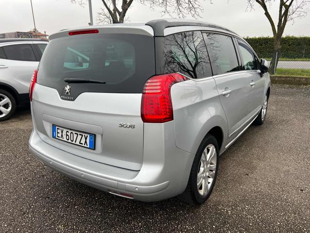 PEUGEOT 5008 1.6 HDi 115CV Allure