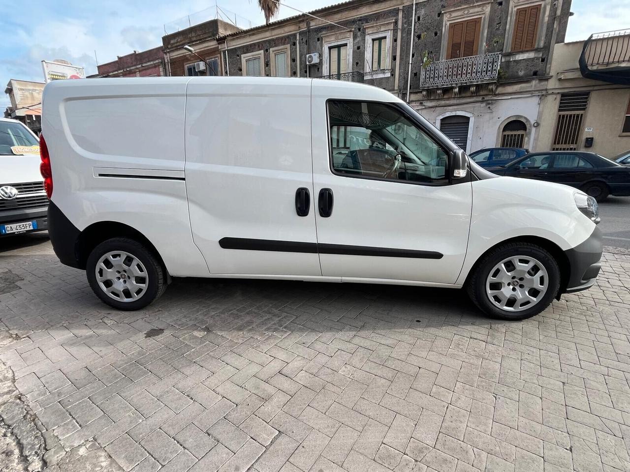 Fiat Doblo 1.6 MJT 105CV PL-TN Cargo MAXI Lounge DOPPIA PARTE LATERALE