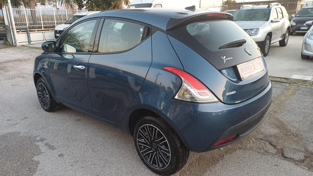 Lancia Ypsilon 1.0 FireFly 5 porte S&S Hybrid Silver 2023 SOLO 5MILA KM