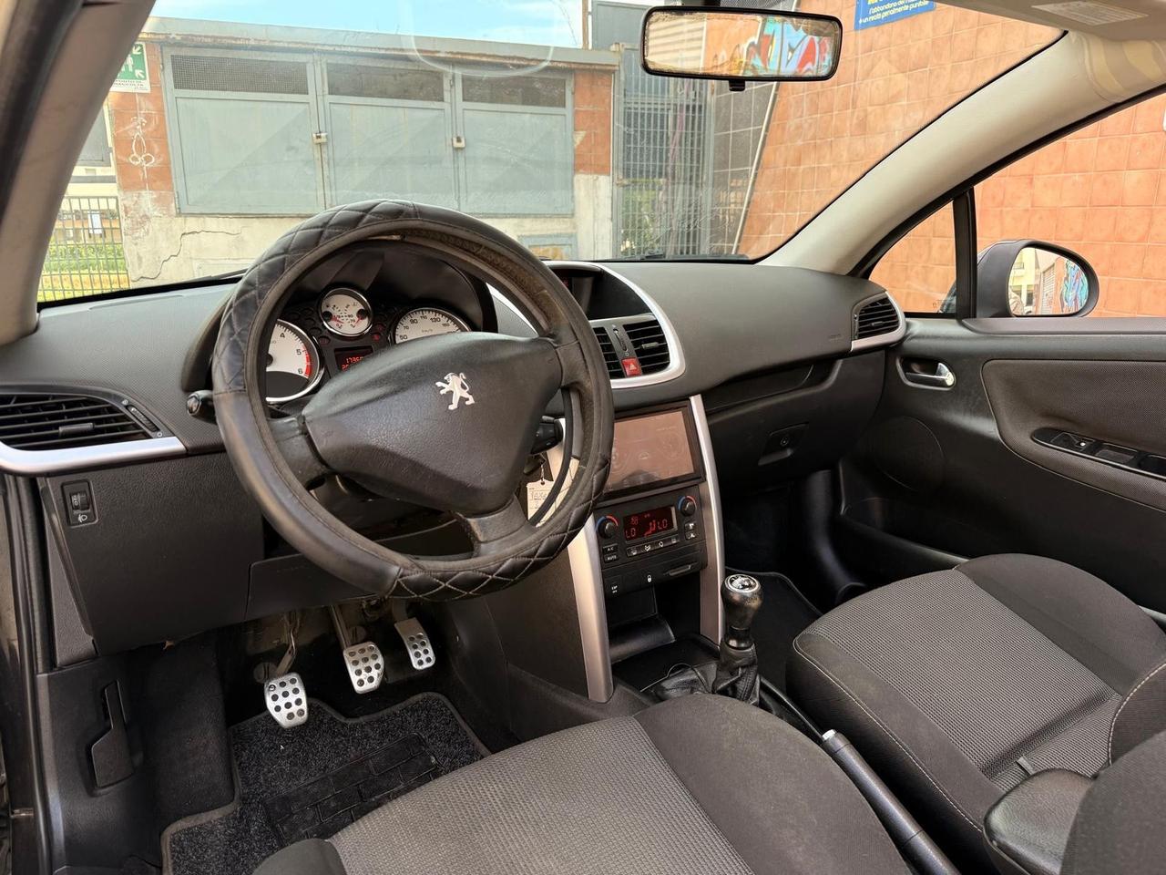 Peugeot 207 1.6 HDi 110CV CC Roland Garros
