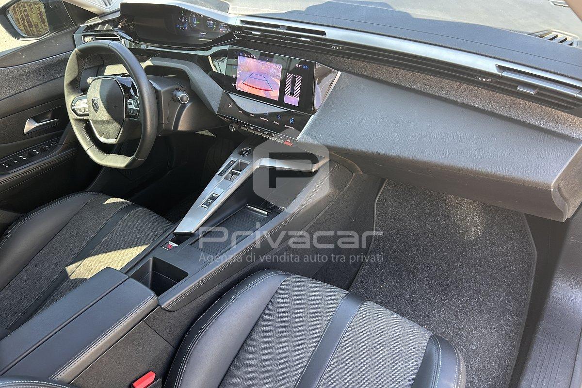 PEUGEOT 408 Plug-in Hybrid 180 e-EAT8 Allure