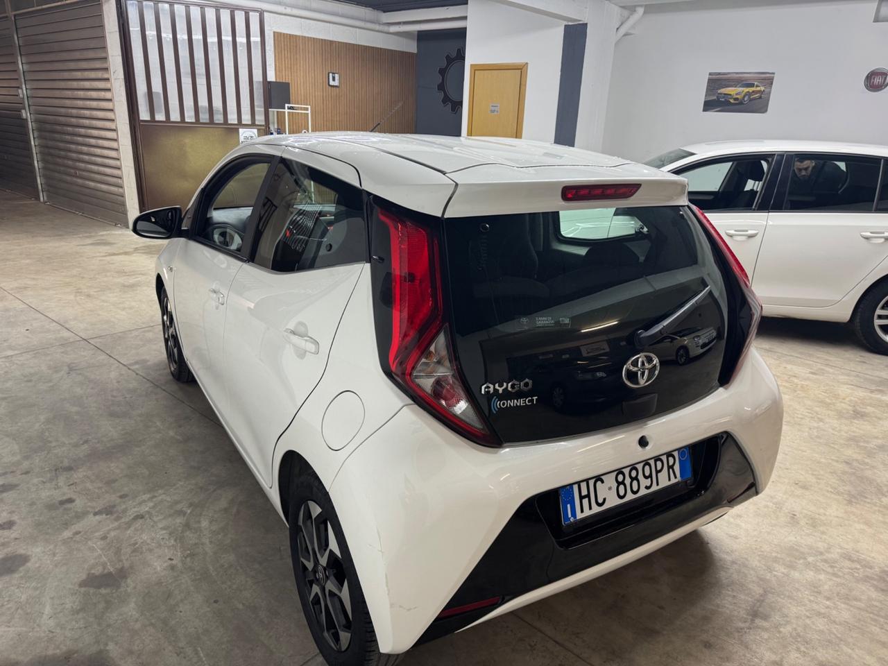 Toyota Aygo Connect 1.0 VVT-i - POCHI KM-2021