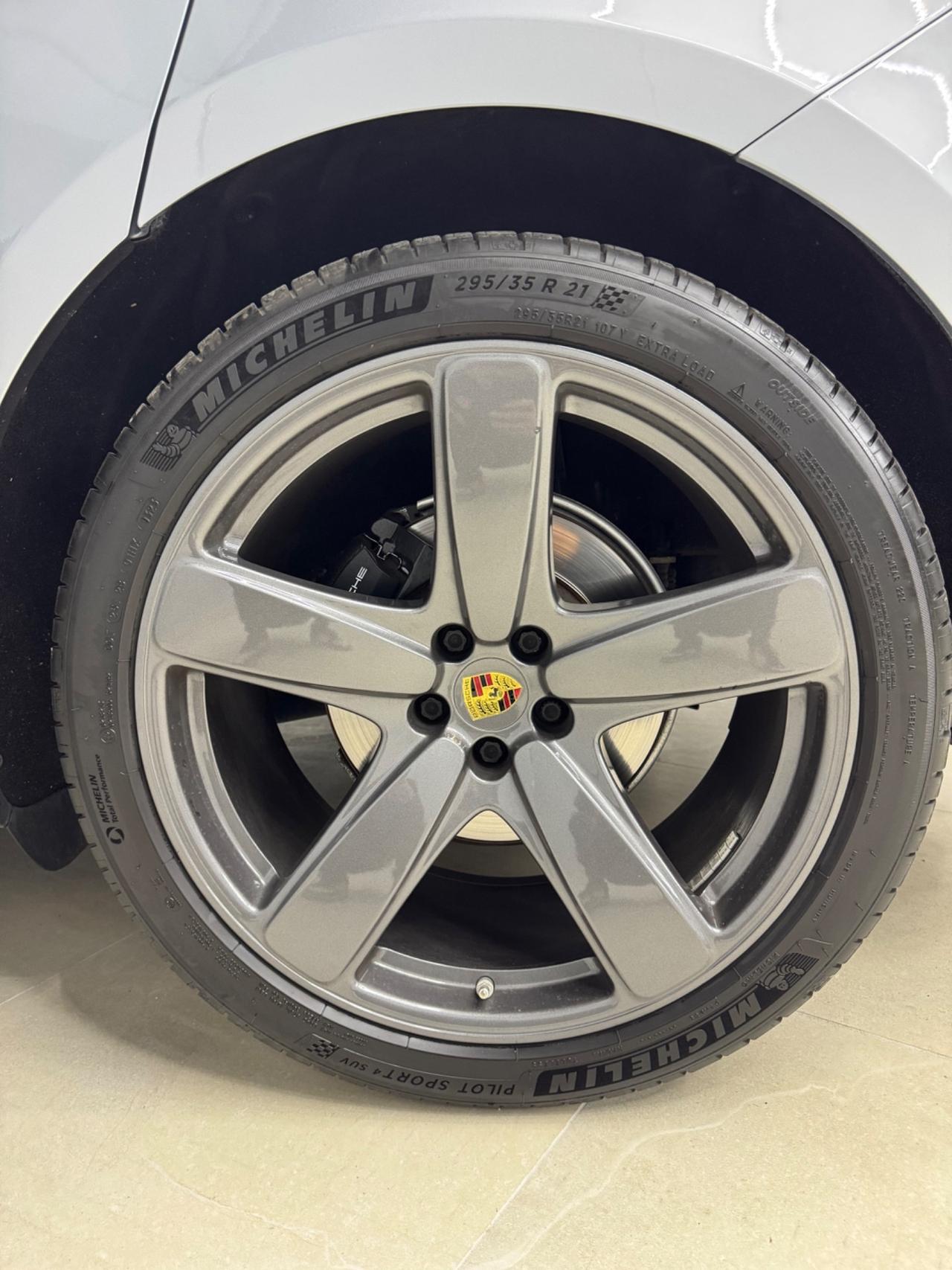 Porsche Macan 2.0 Sport Chrono Carbon 21 tetto navi NO SUPERBOLLO