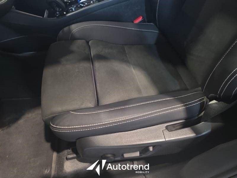 Volvo XC40 Recharge T4 129+82 CV Plug-In Hybrid Automatica Recharge Ultimate Dark N1 Autocarro