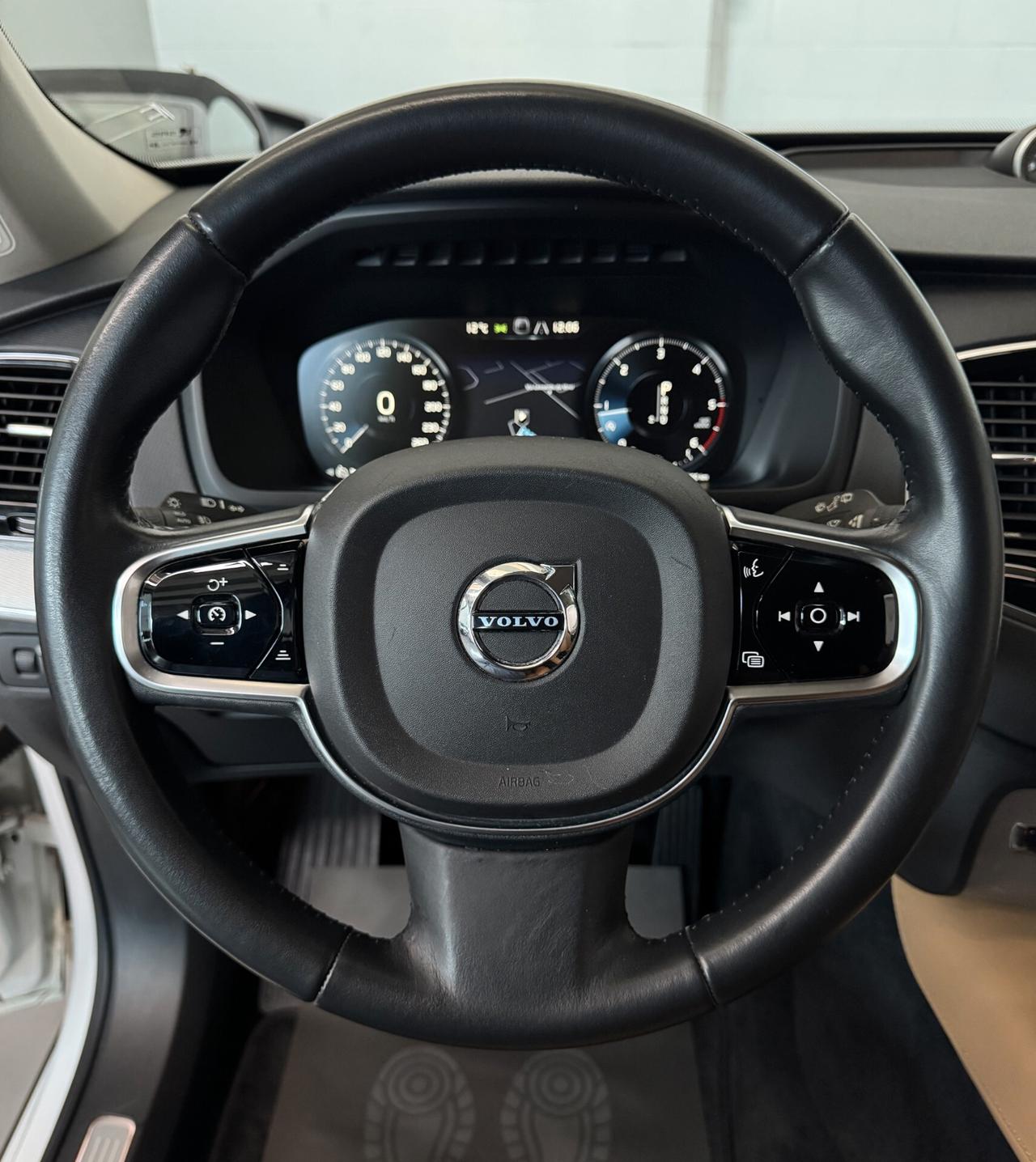 Volvo XC90 D5 2.0cc 224cv 7 Posti INSCRIPTION Full Led Pelle