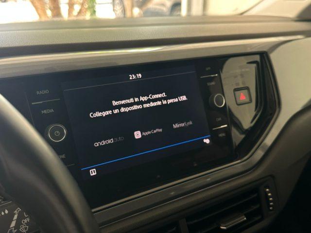 VOLKSWAGEN Polo VI 1.0 R-LINE