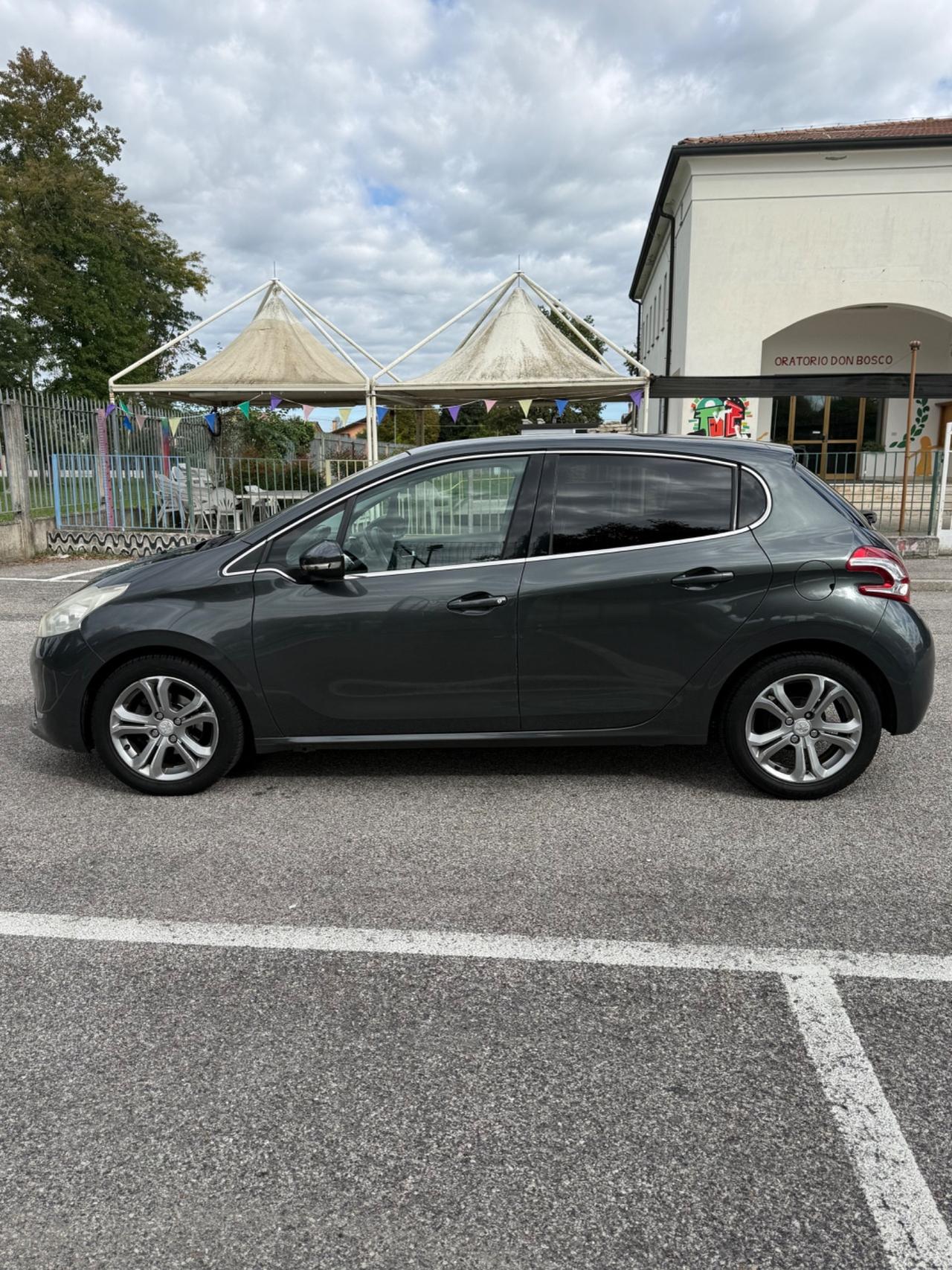 Peugeot 208 1.2 VTi 82 CV 5 porte Allure