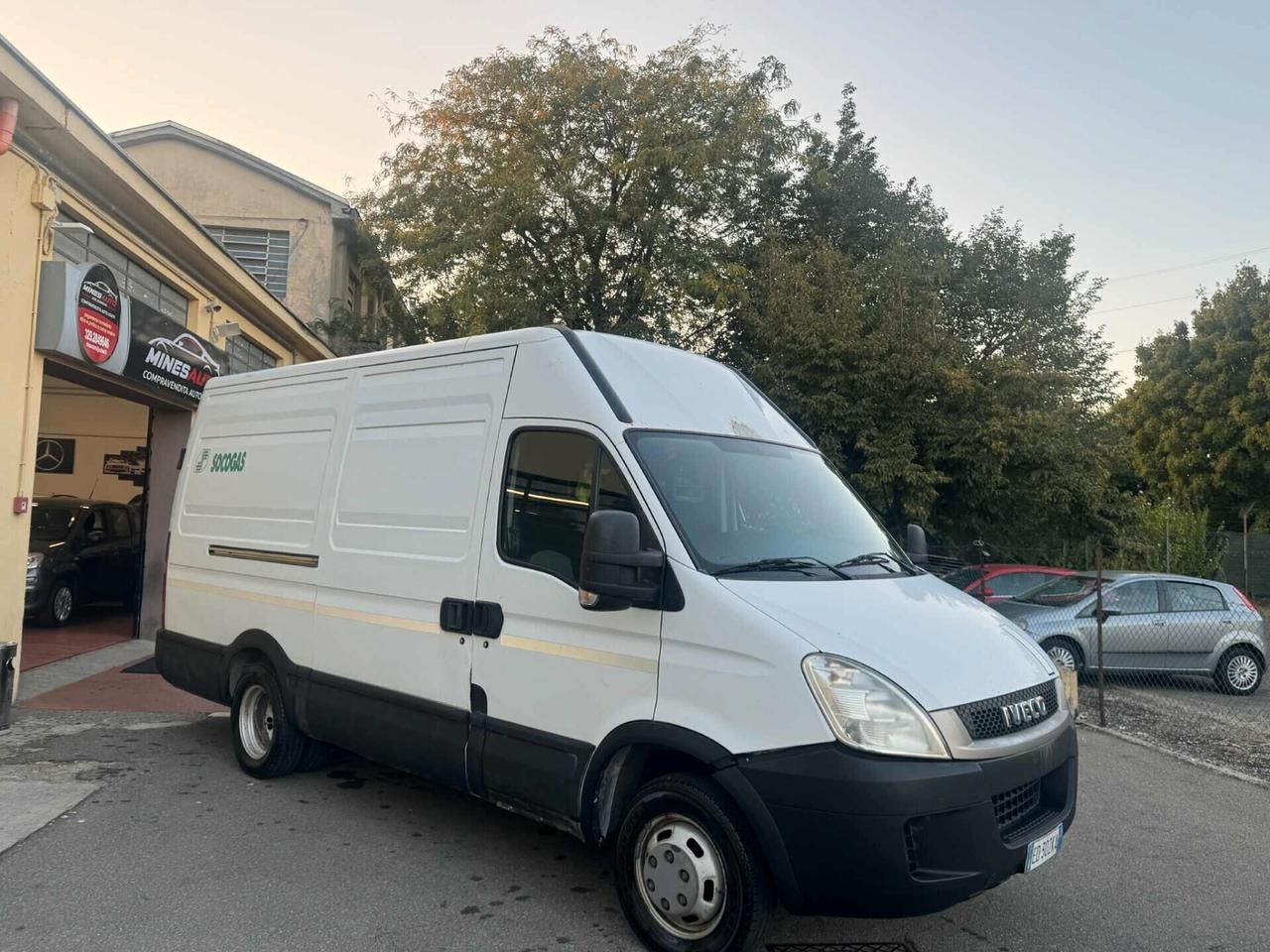 Iveco DAILY PATENTE C 3.0 DIESEL CABINATO