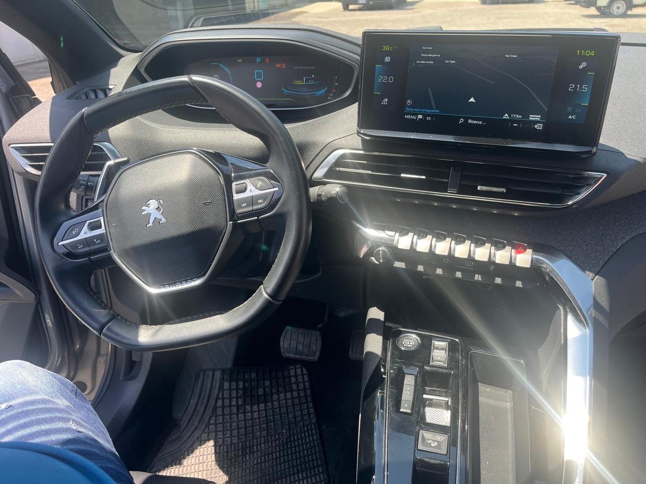 Peugeot 3008 1.5 hybrid 4-300 cv e-eat 8-allure-2023