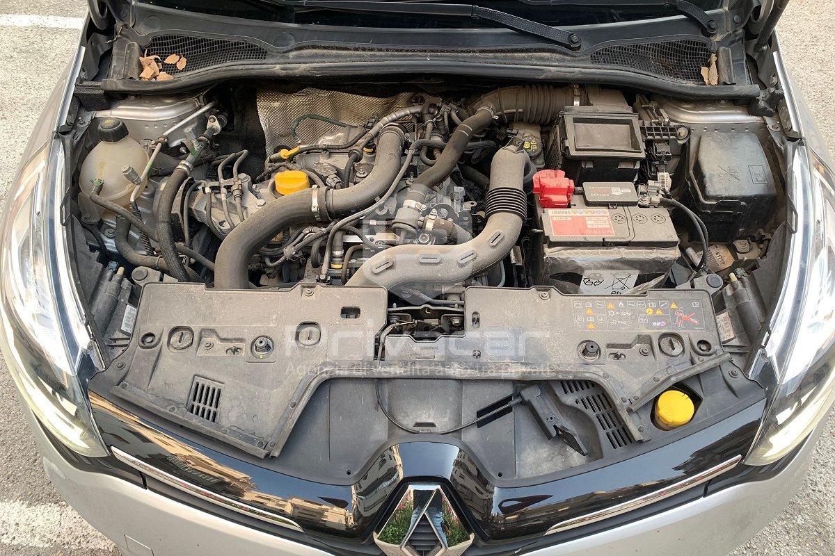 RENAULT Clio TCe 12V 90 CV 5 porte Moschino Intens